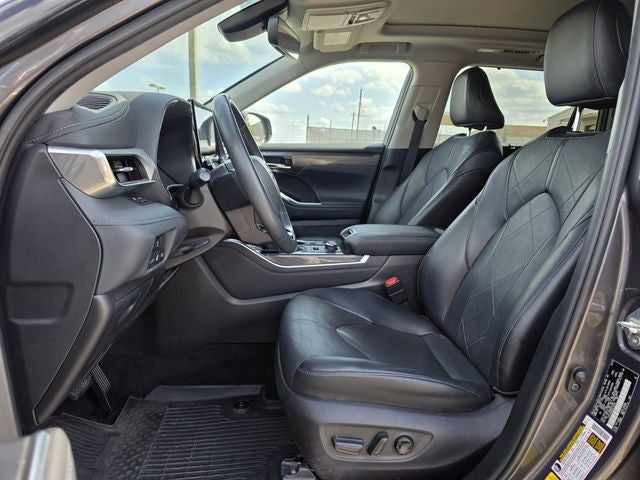 2022 Toyota Highlander Platinum