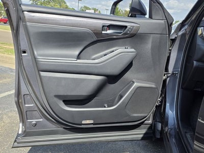 2022 Toyota Highlander Platinum
