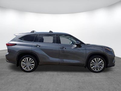 2022 Toyota Highlander Platinum