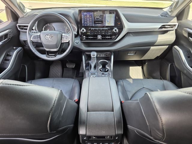 2022 Toyota Highlander Platinum