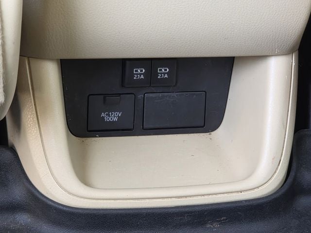 2017 Toyota Highlander Base