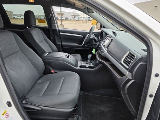 2017 Toyota Highlander LE