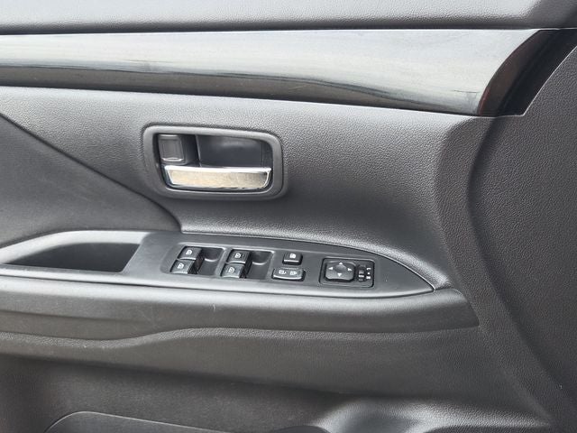 2019 Mitsubishi Outlander ES