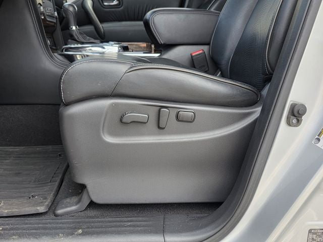 2017 INFINITI QX80 THEATER PACKAGE