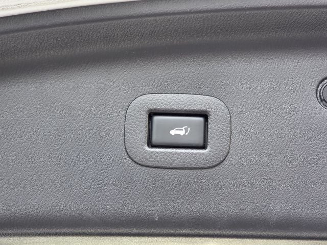 2017 INFINITI QX80 THEATER PACKAGE