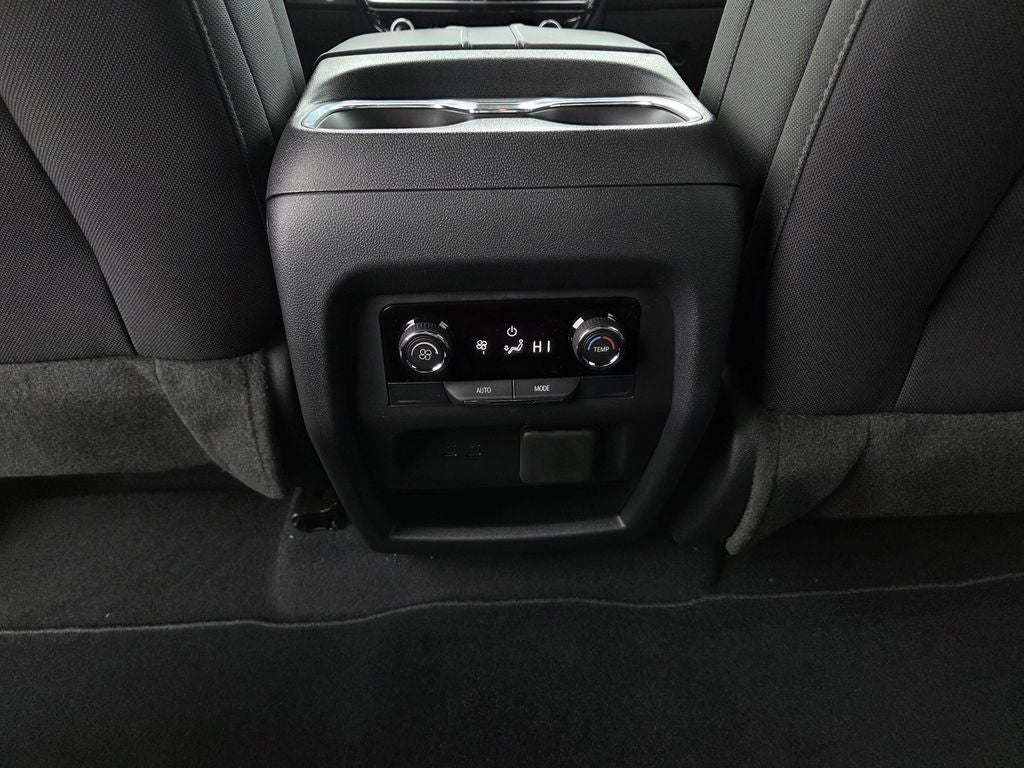 2027 Chevrolet Traverse LT 1LT