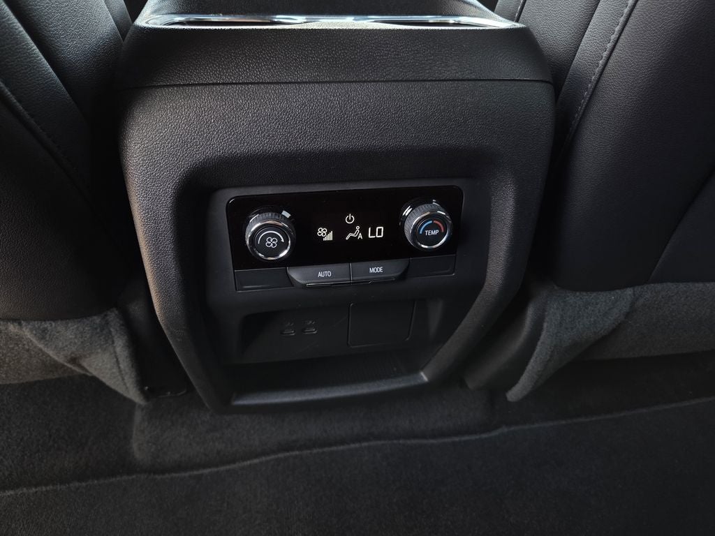 2026 Chevrolet Traverse LT 2LT