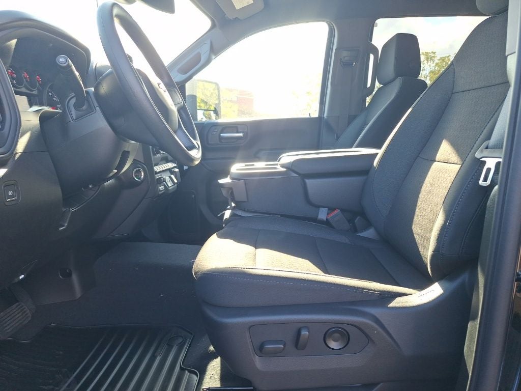 2026 Chevrolet Silverado 2500HD Custom