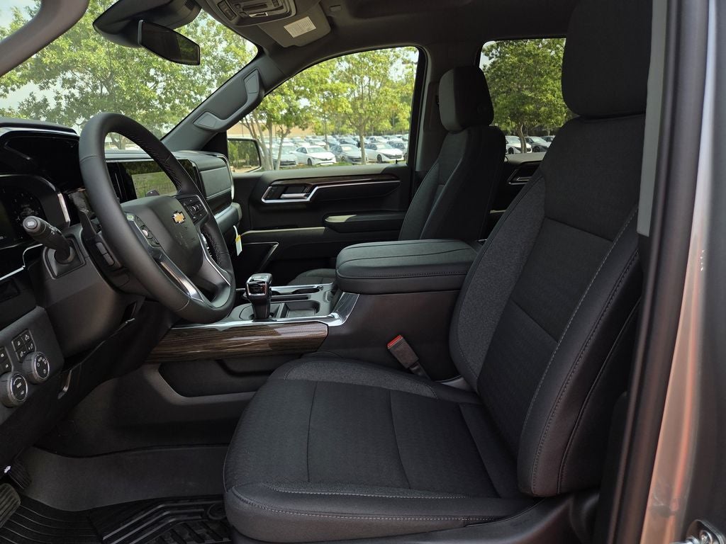 2026 Chevrolet Silverado 1500 LT LT1
