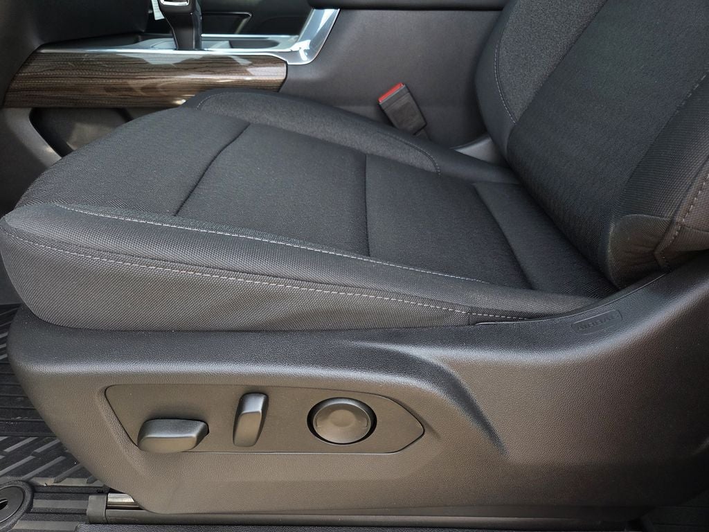 2026 Chevrolet Silverado 1500 LT LT1