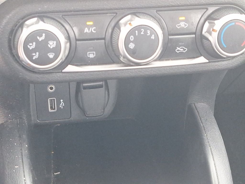 2021 Nissan Versa 1.6 SV