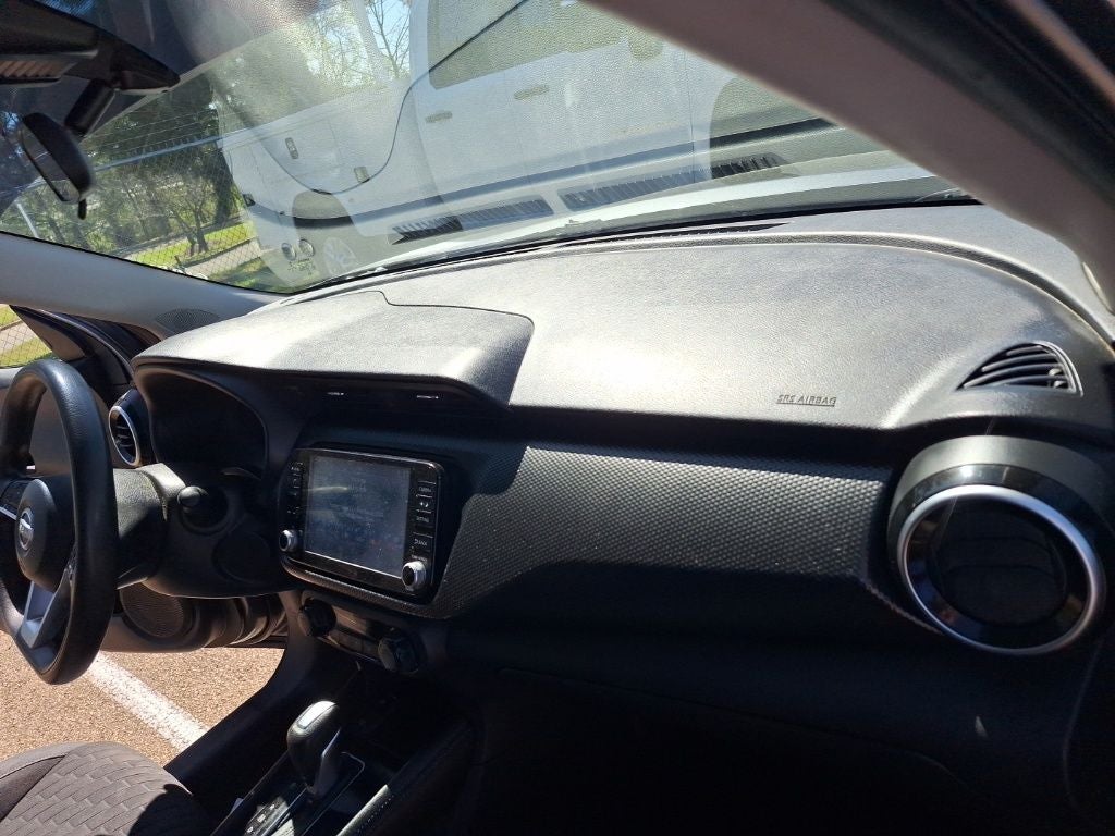 2022 Nissan Kicks SV