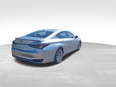2022 Lexus ES 300h Ultra Luxury