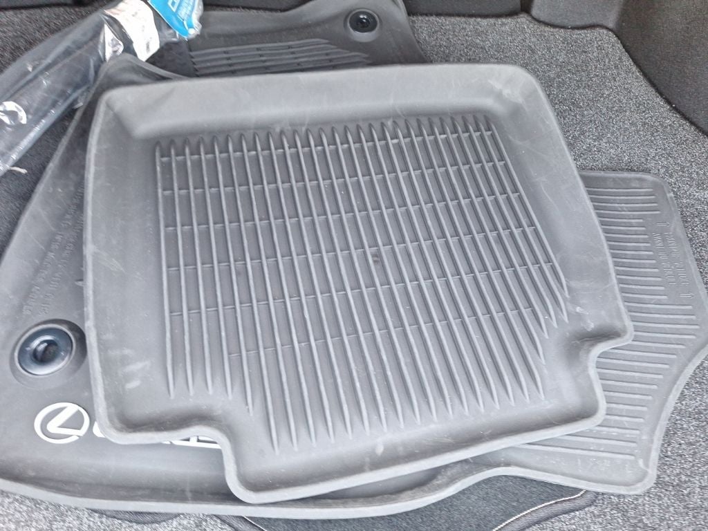 2022 Lexus ES 300h Ultra Luxury