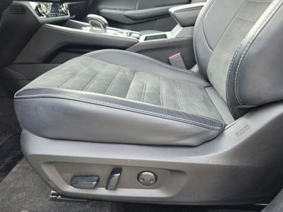 2024 Mitsubishi Outlander Base