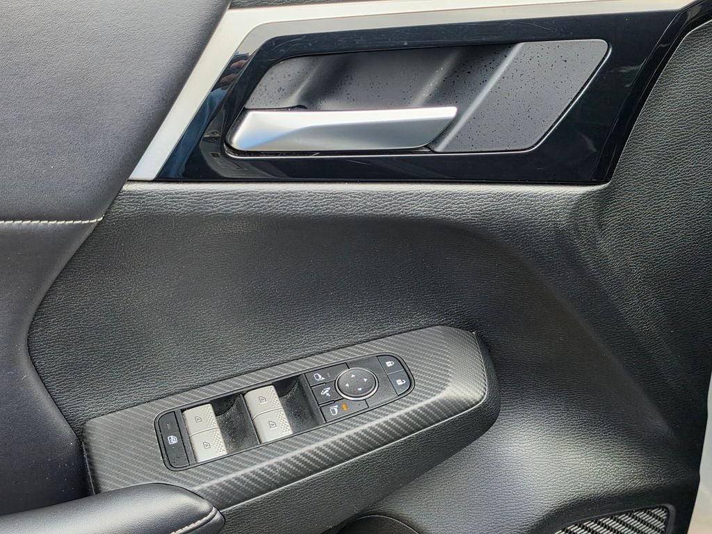 2024 Mitsubishi Outlander Base