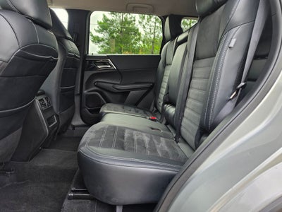 2024 Mitsubishi Outlander Base