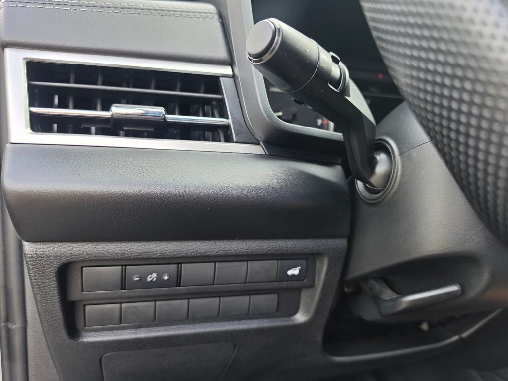 2024 Mitsubishi Outlander Base