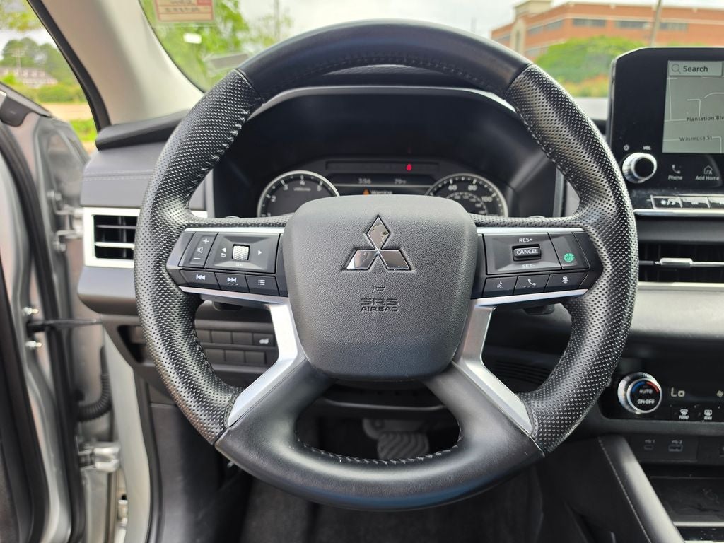 2024 Mitsubishi Outlander Base