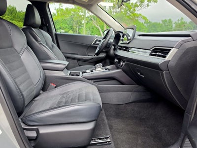 2024 Mitsubishi Outlander Base