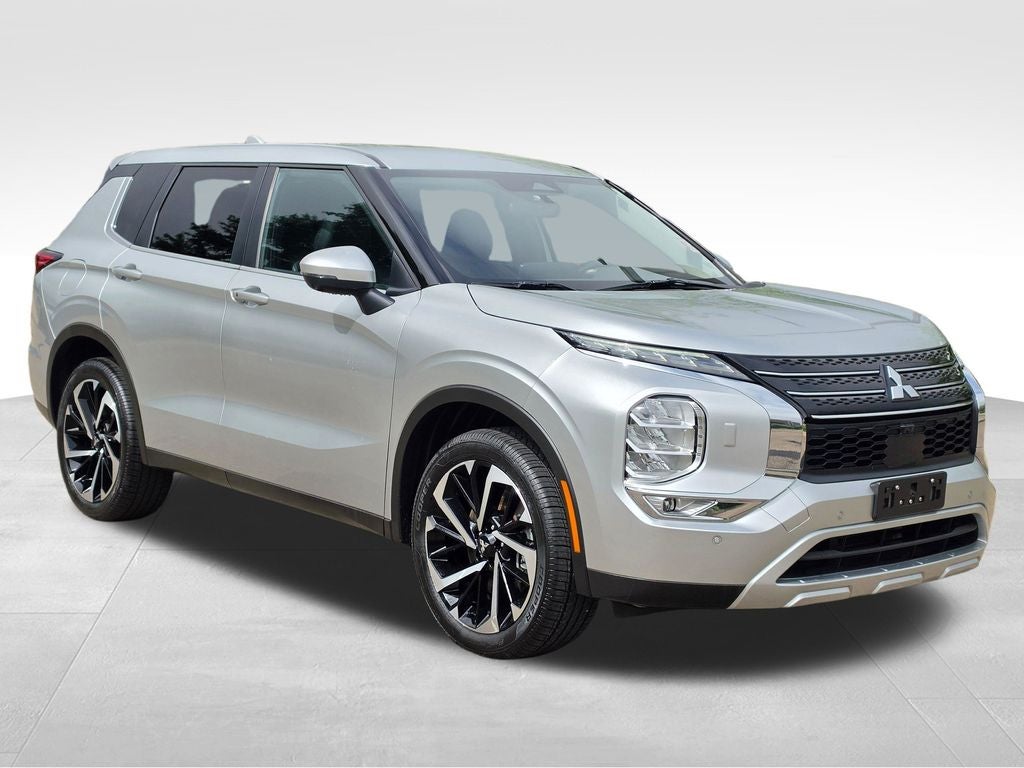 2024 Mitsubishi Outlander Base