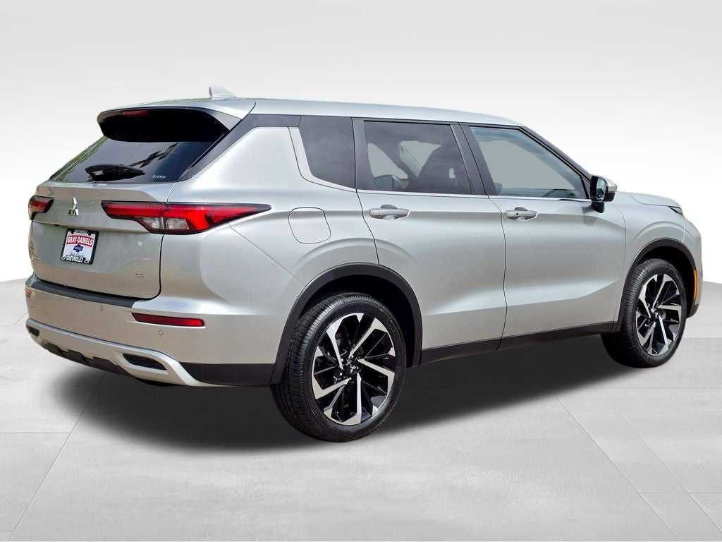 2024 Mitsubishi Outlander Base