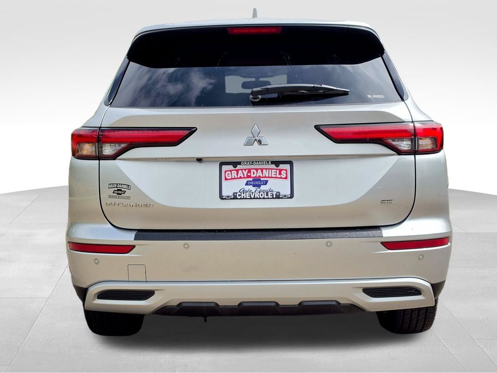 2024 Mitsubishi Outlander Base