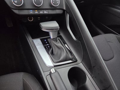 2025 Hyundai Elantra SE SE