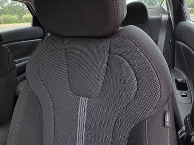 2025 Hyundai Elantra SE SE