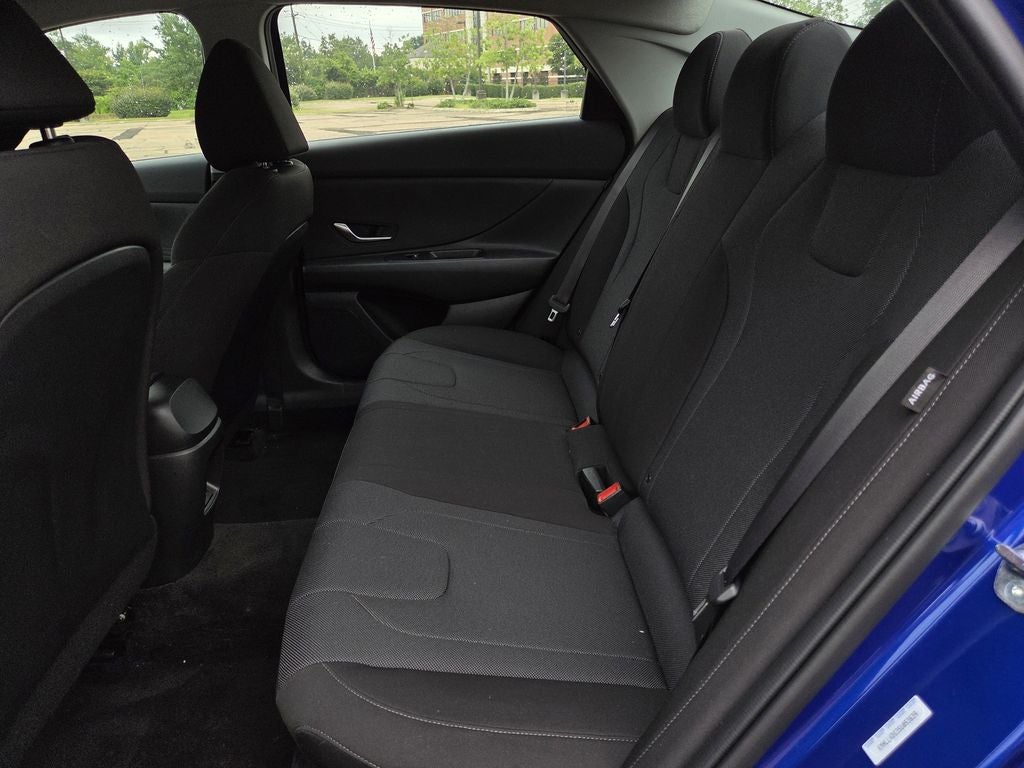 2025 Hyundai Elantra SE SE