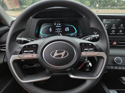 2025 Hyundai Elantra SE SE