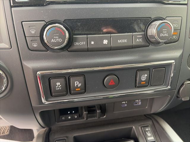 2023 Nissan Titan SV