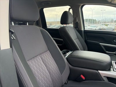 2023 Nissan Titan SV