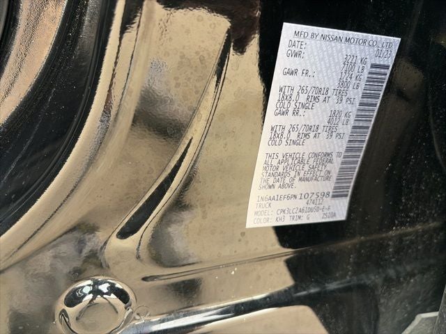 2023 Nissan Titan SV