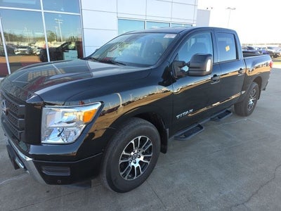 2023 Nissan Titan SV
