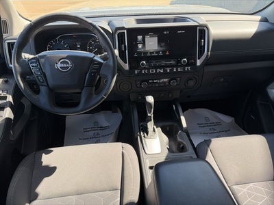 2025 Nissan Frontier SV