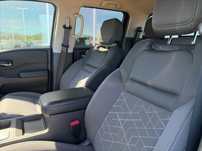 2025 Nissan Frontier SV