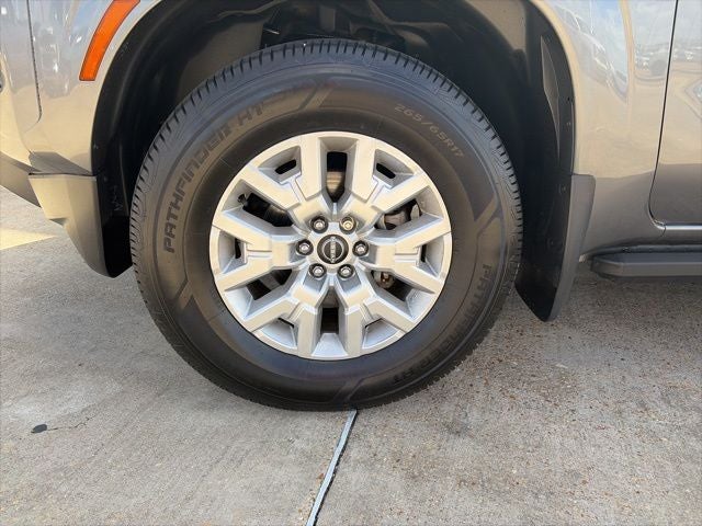 2022 Nissan Frontier SV