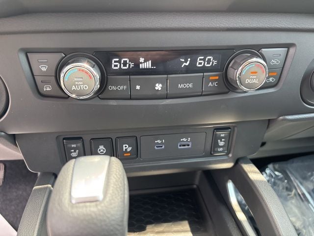 2025 Nissan Frontier SV