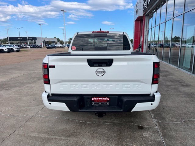 2027 Nissan Frontier SV