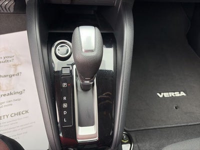 2025 Nissan Versa 1.6 SR