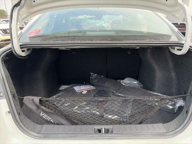 2025 Nissan Versa 1.6 SR