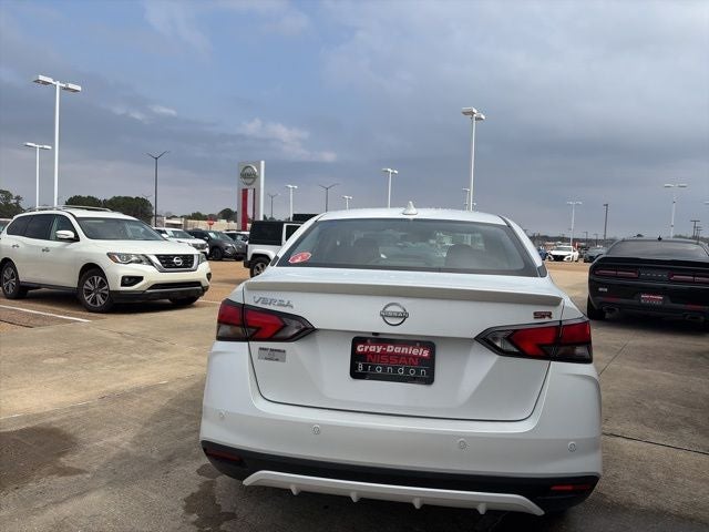2025 Nissan Versa 1.6 SR