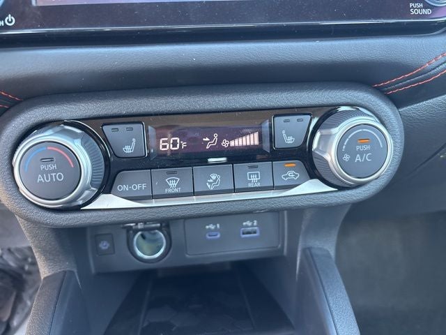 2025 Nissan Versa 1.6 SR