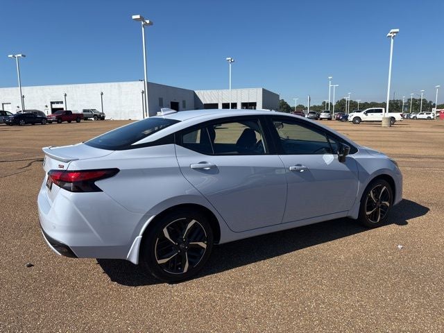 2025 Nissan Versa 1.6 SR