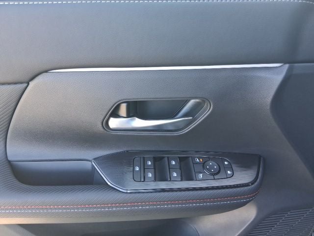 2027 Nissan Kicks SR
