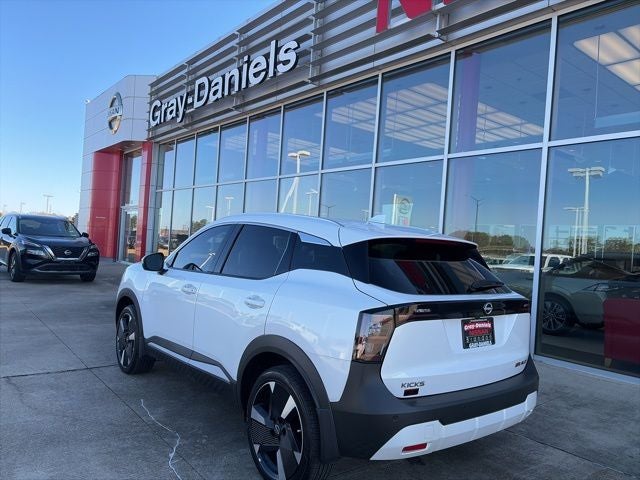 2025 Nissan Kicks SR