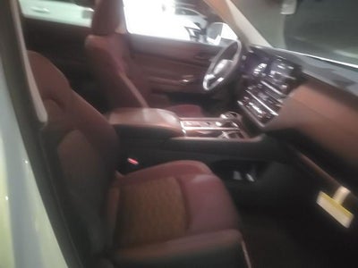2025 Nissan Pathfinder SV