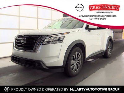 2025 Nissan Pathfinder SV