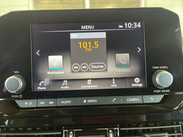 2025 Nissan Pathfinder SV